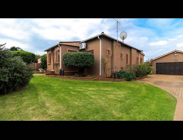 4 BEDROOM HOUSE FOR SALE IN PRIMROSE